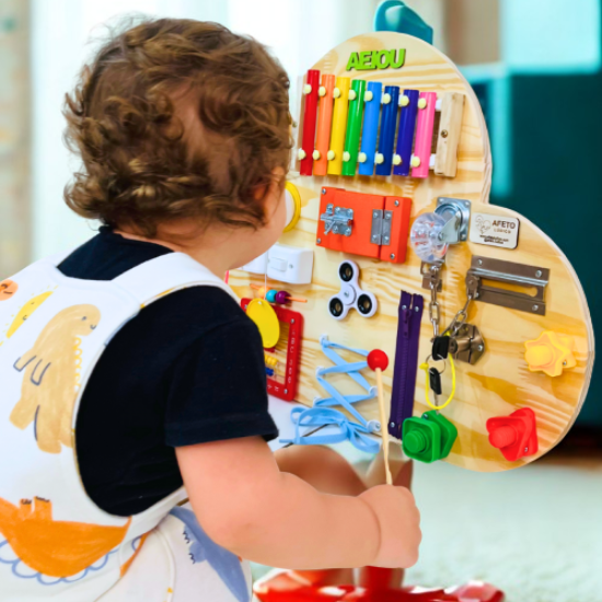 Painel Sensorial Montessori em Madeira Pinus - Modelo Nuvem 55x75